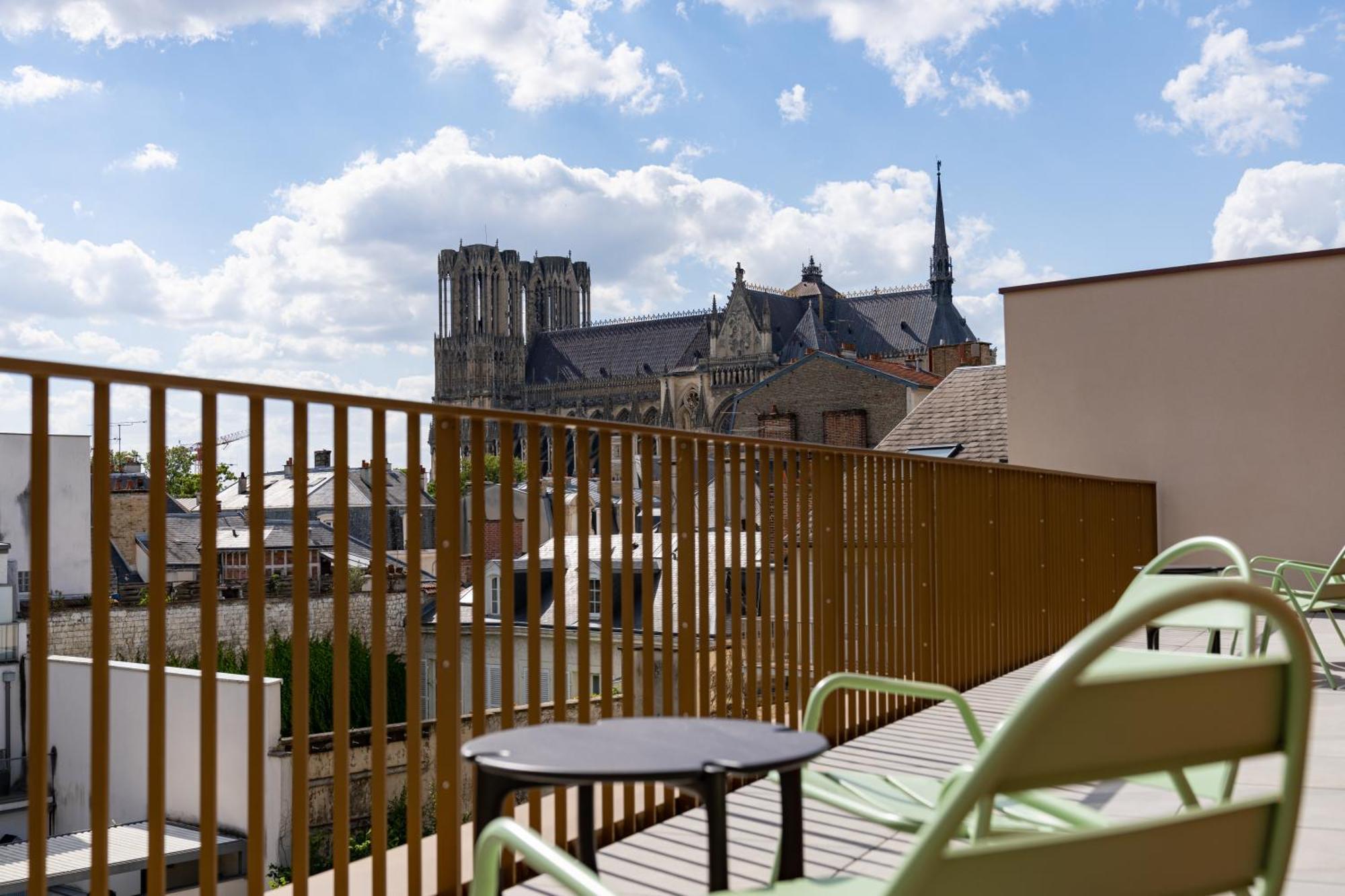 Les Suites 7 Anges - Parking, Vue Cathedrale & Centre Historique Reims Zewnętrze zdjęcie