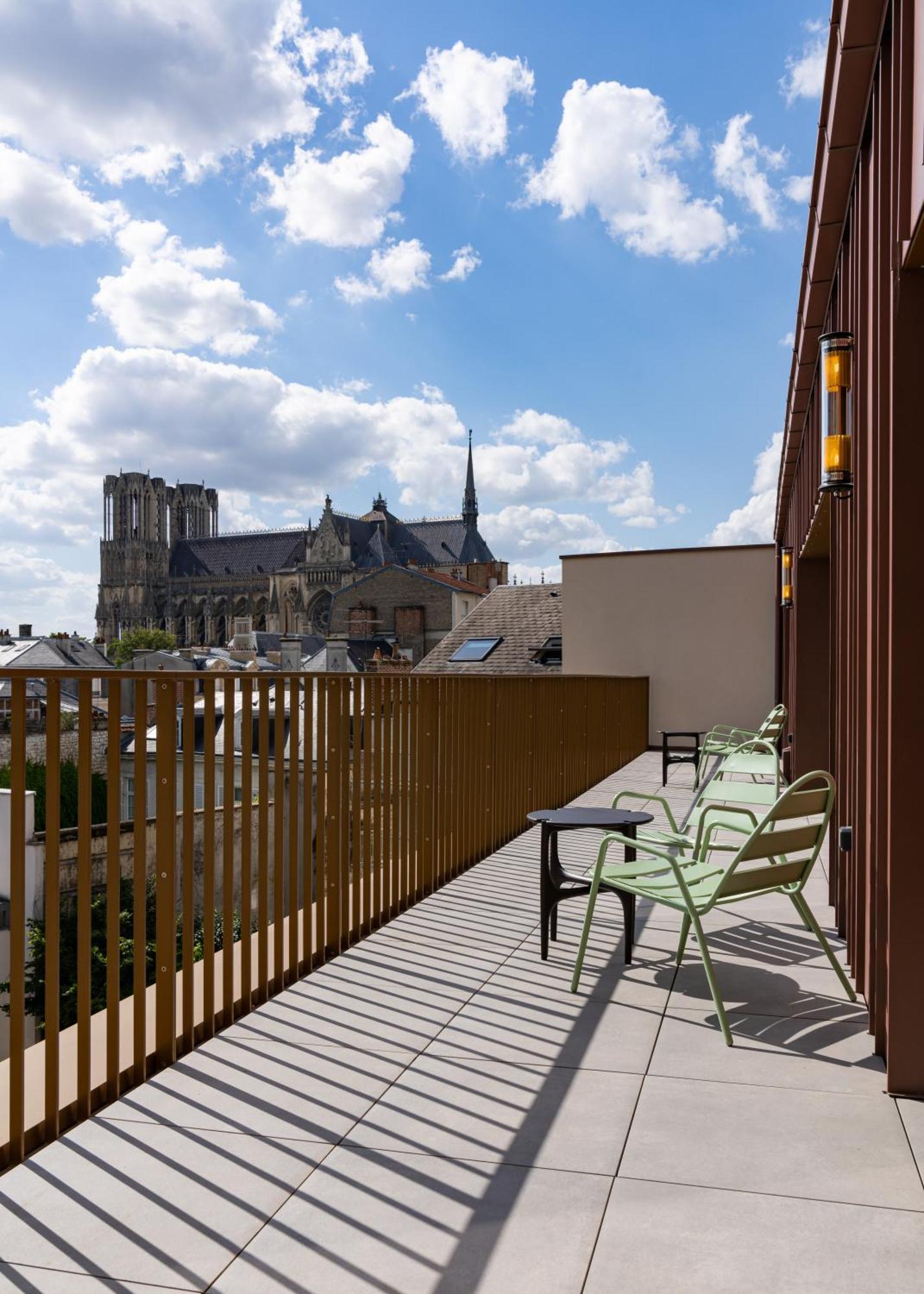Les Suites 7 Anges - Parking, Vue Cathedrale & Centre Historique Reims Zewnętrze zdjęcie